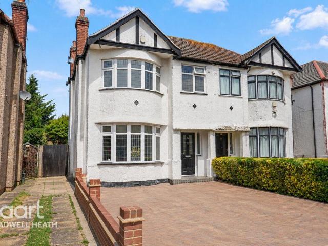 House for sale in Marks Gate, Greater London