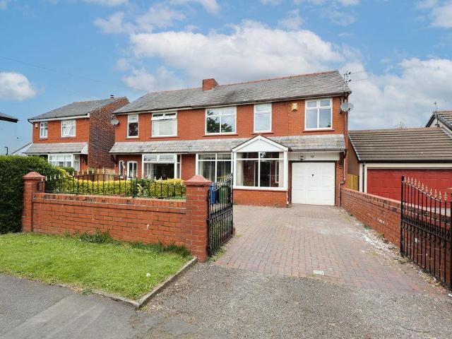 House for sale in Gathurst, Wigan