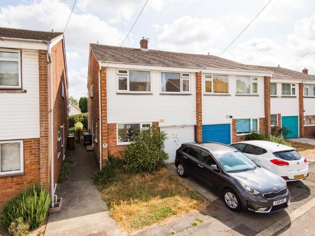 House for sale in Southborough, Sandown Park