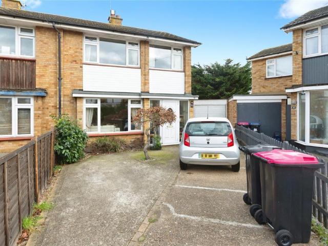 House for sale in Alton Barnes, Essex