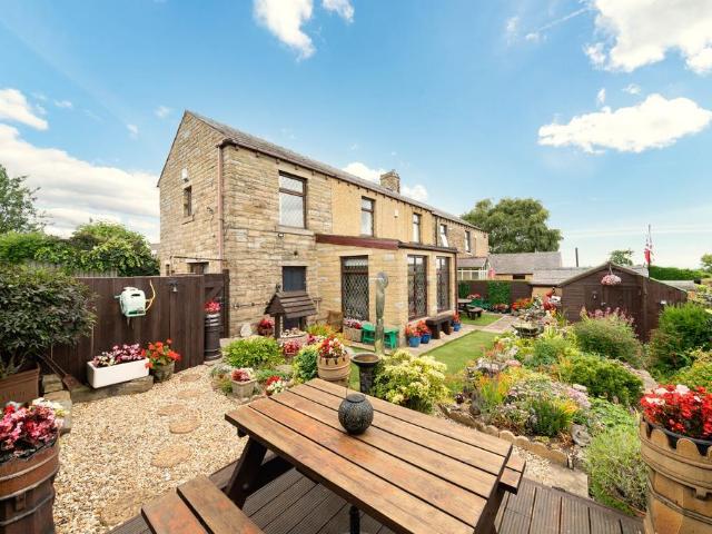 House for sale in Emley, West Yorkshire