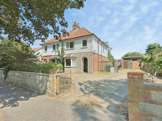 House for sale in North Earlham, East Bank