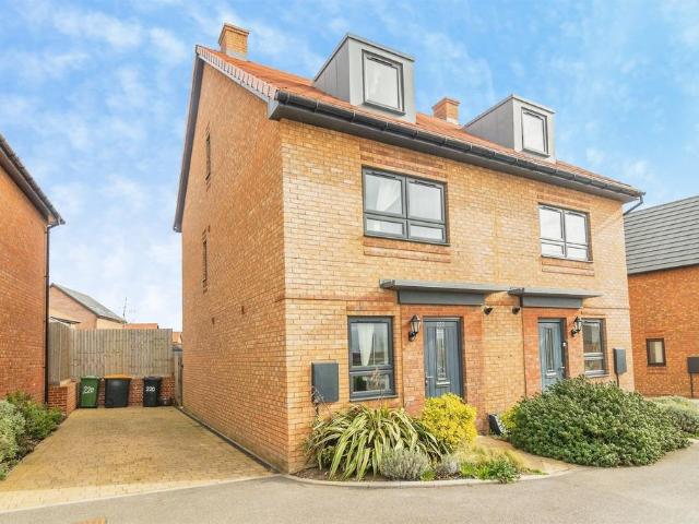 House for sale in Leighton-Linslade, Eggington