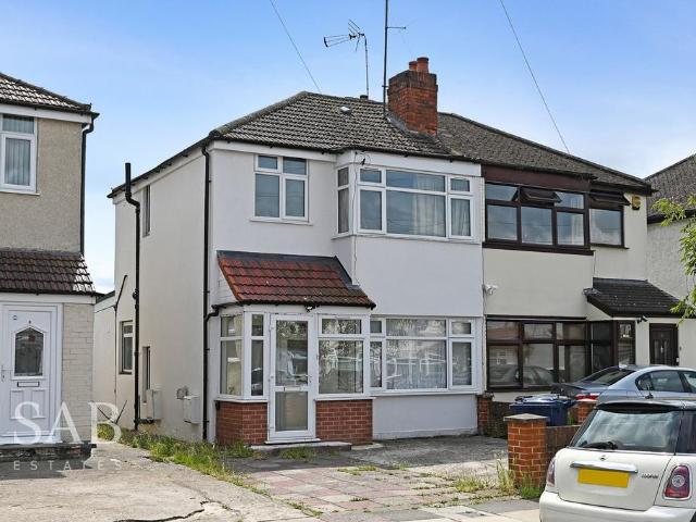 House for sale in London Borough of Ealing, Greenford