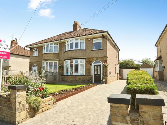 House for sale in Carr Manor, Moor Allerton