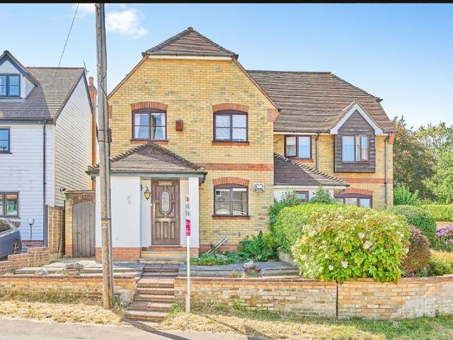 House for sale in Roydon, Epping