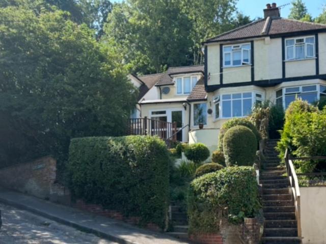 House for sale in Hillview, Surrey