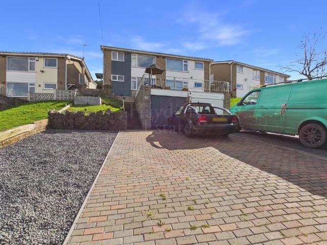 House for sale in Birchen Coppice, Rushock