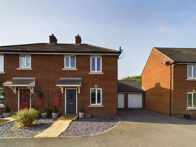 House for sale in Ermin Park, Tewkesbury