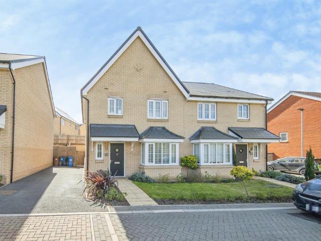 House for sale in Chelmondiston, Suffolk