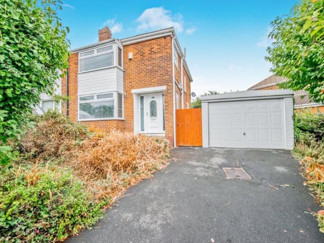House for sale in Birkenshaw, Kirklees
