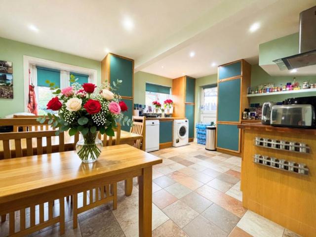 House for sale in Elstree and Borehamwood, Borehamwood