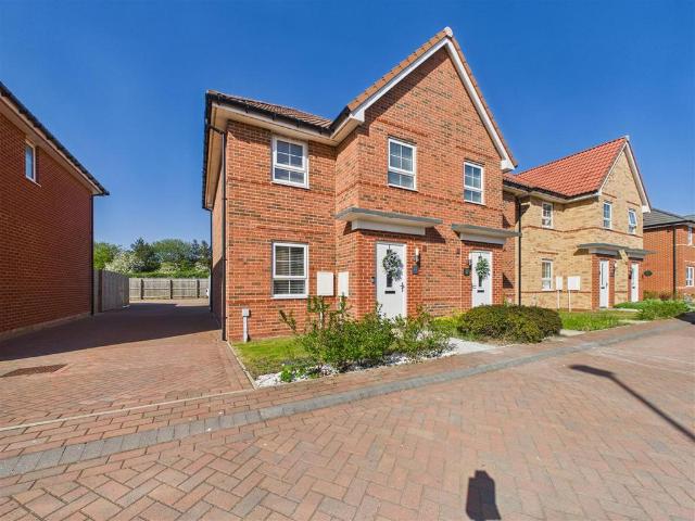House for sale in Elloughton-cum-Brough, Brough