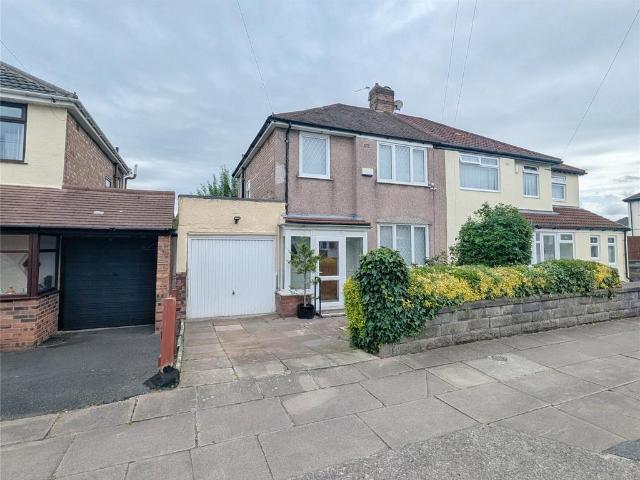 House for sale in Hunts Cross, Calderstones