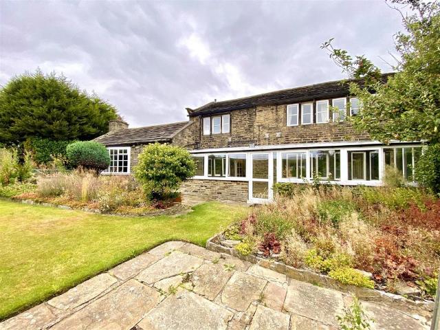 House for sale in Outlane, Kirklees