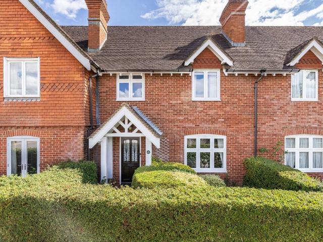 House for sale in Pachesham Park, Surrey