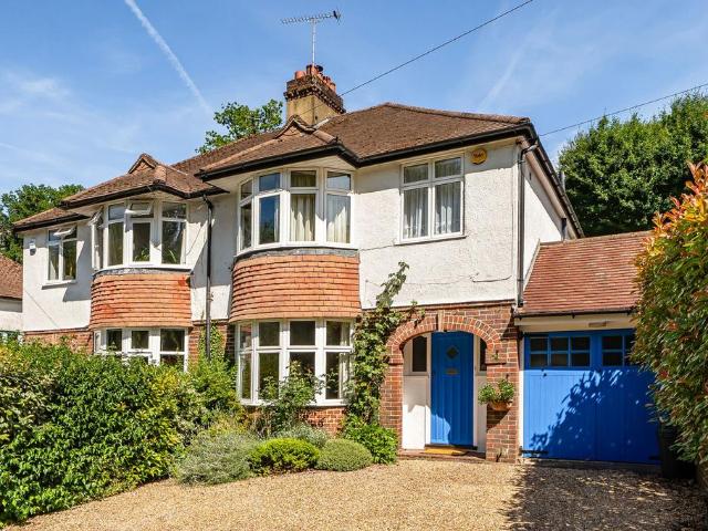 House for sale in Caterham on the Hill, Hillview