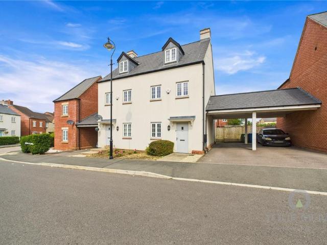 House for sale in Wootton, Northamptonshire