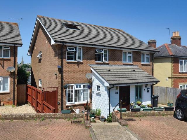 House for sale in Oakfield, Ryde
