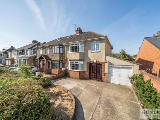 House for sale in Barnehurst, Greater London