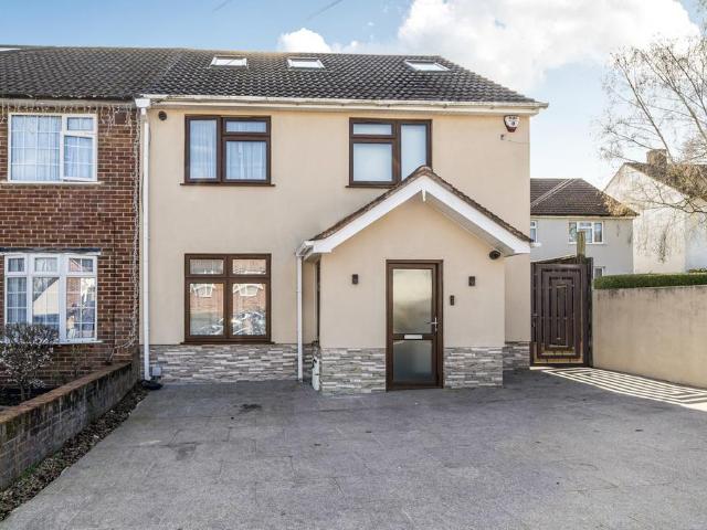House for sale in Watford Rural, Batchworth