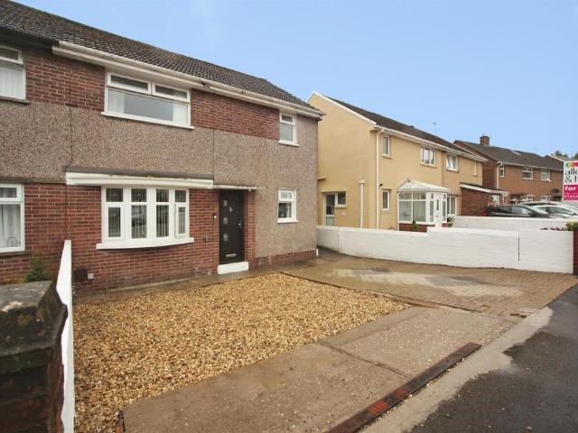 House for sale in Llantwit Fardre, Church Village