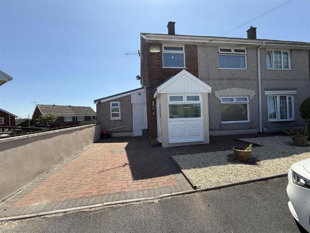 House for sale in Penyfan, Llanelli