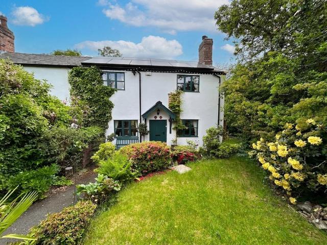 House for sale in Roe Green, Salford