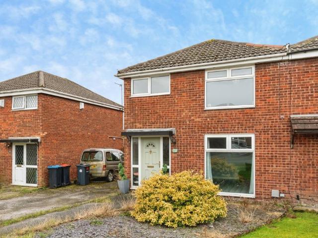 House for sale in Elton