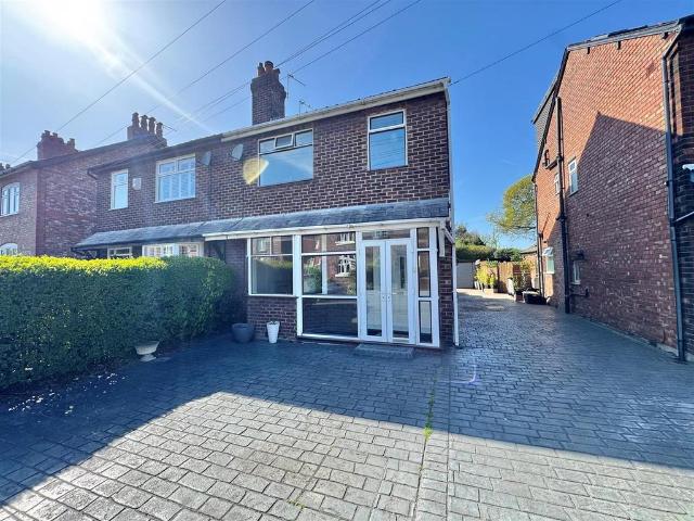 House for sale in Wilmslow Park, Wilmslow