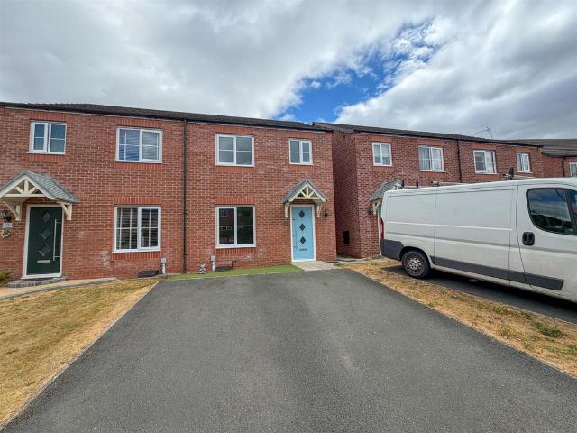 House for sale in Hope