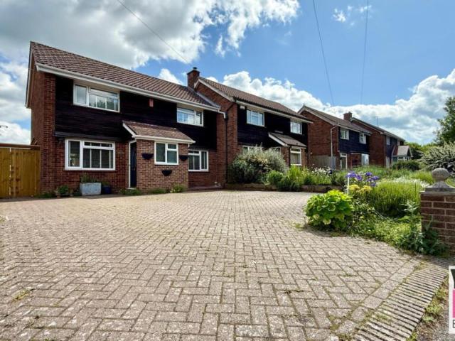 House for sale in Folkestone, Etchinghill
