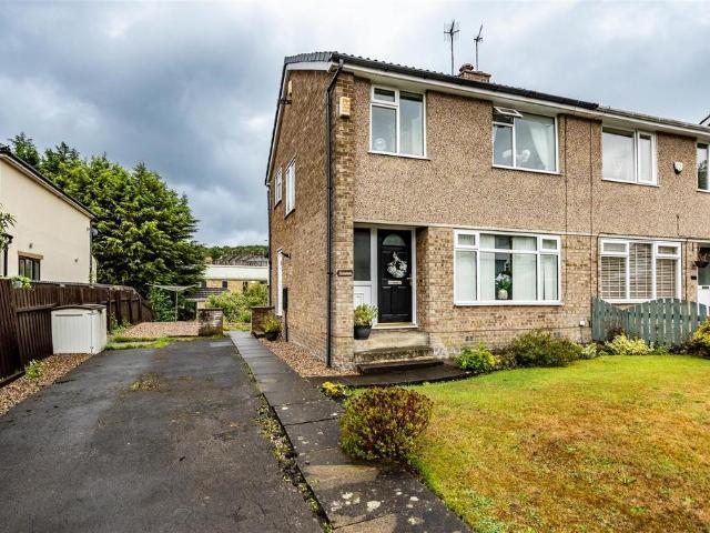 House for sale in Broad Folds, Clayton