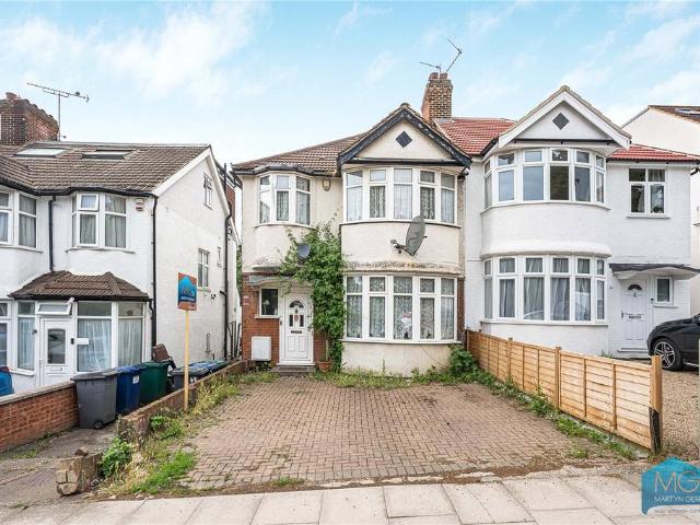 House for sale in Mill Hill, Greater London