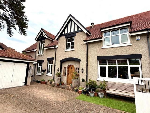 House for sale in Craigside, Wales
