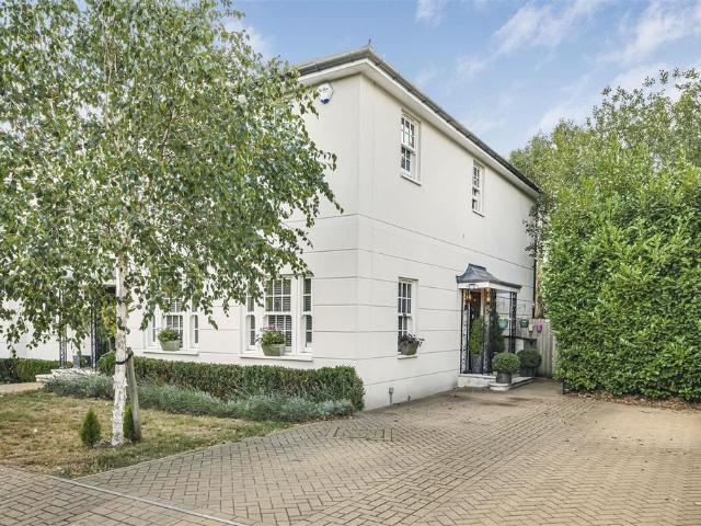 House for sale in Datchet
