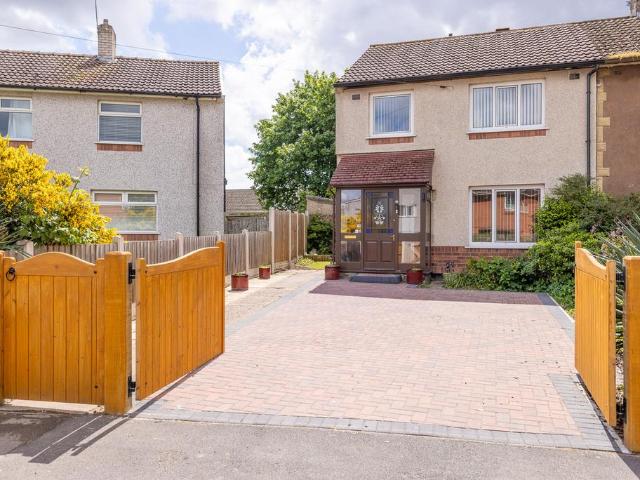 House for sale in Rossington, South Yorkshire