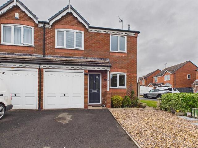 House for sale in Warndon, Worcestershire