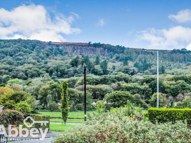 House for sale in Dyffryn Clydach, Neath Abbey