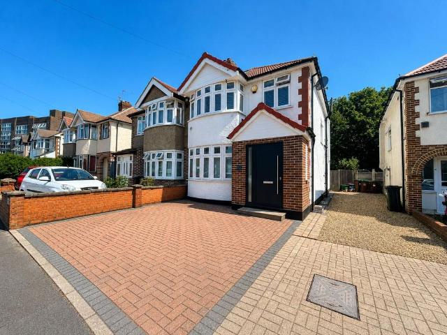 House for sale in London Borough of Hounslow, Heston