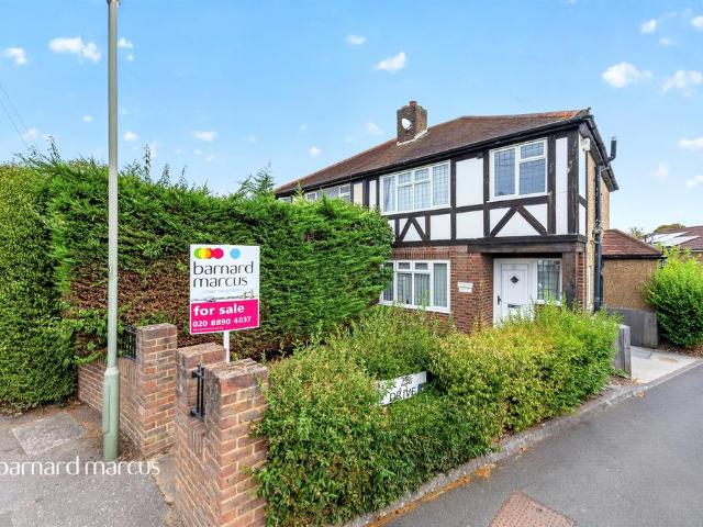 House for sale in Ashford Common, Spelthorne