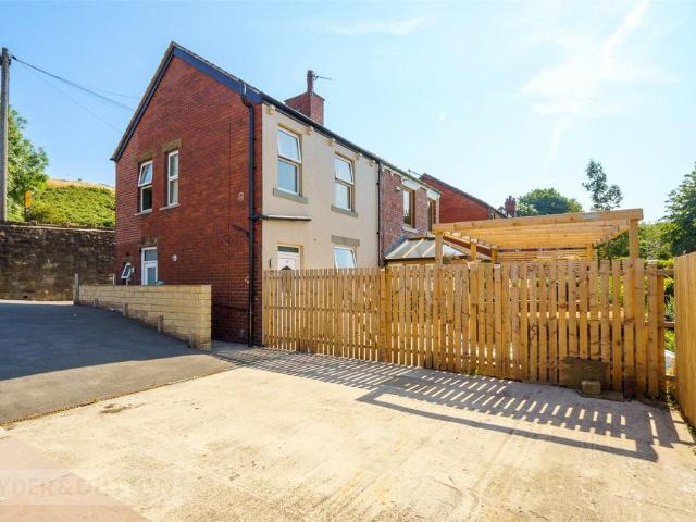 House for sale in Lascelles Hall, Kirkburton
