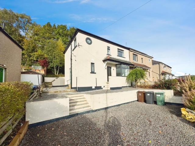 House for sale in Baildon, West Yorkshire