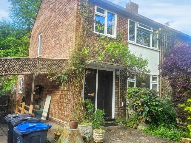 House for sale in London Borough of Croydon, Kenley