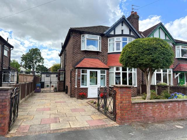 House for sale in Ashton upon Mersey, Trafford Park