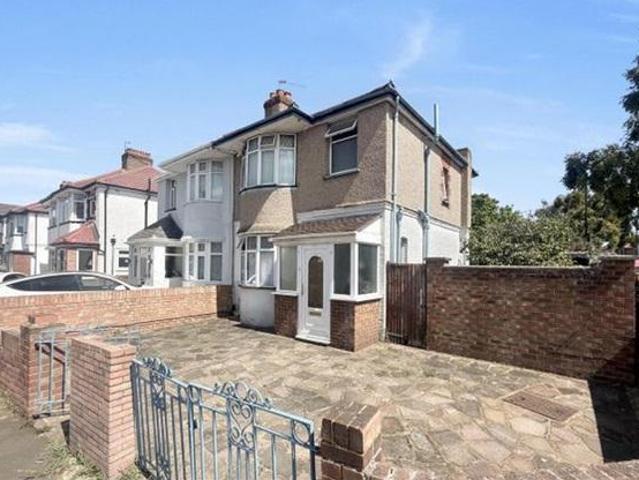 House for sale in London Borough of Hounslow, Feltham