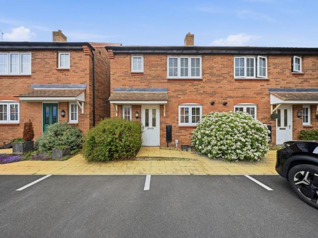 House for sale in Cuddington, Cheshire