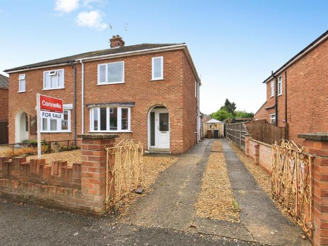 House for sale in Stanground, Peterborough