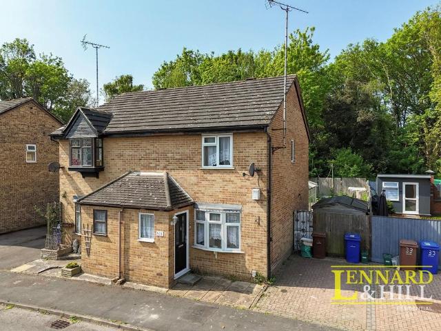 House for sale in Badgers Dene, Grays