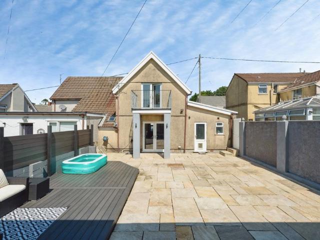 House for sale in Llanedi, Hendy